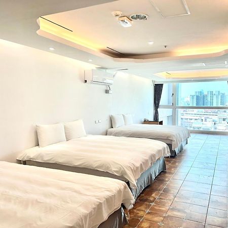 Hotel Champs Elysees Taichung Exterior foto