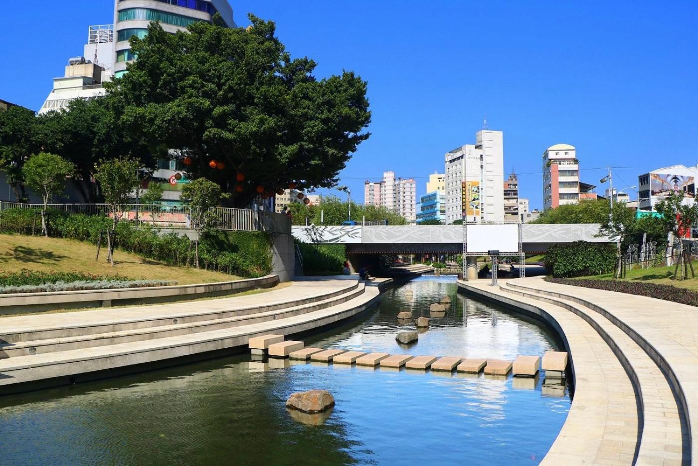 Hotel Champs Elysees Taichung Exterior foto
