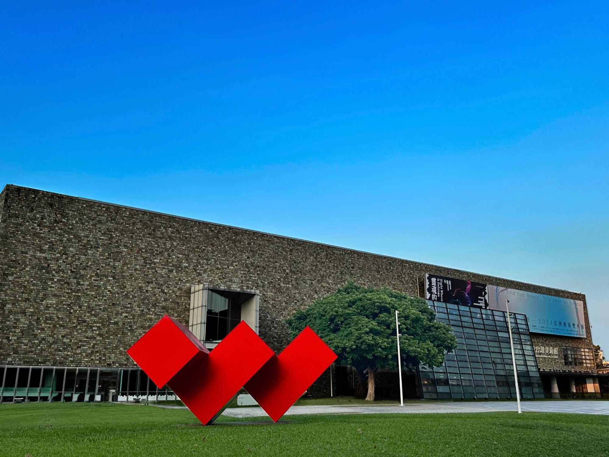 Hotel Champs Elysees Taichung Exterior foto