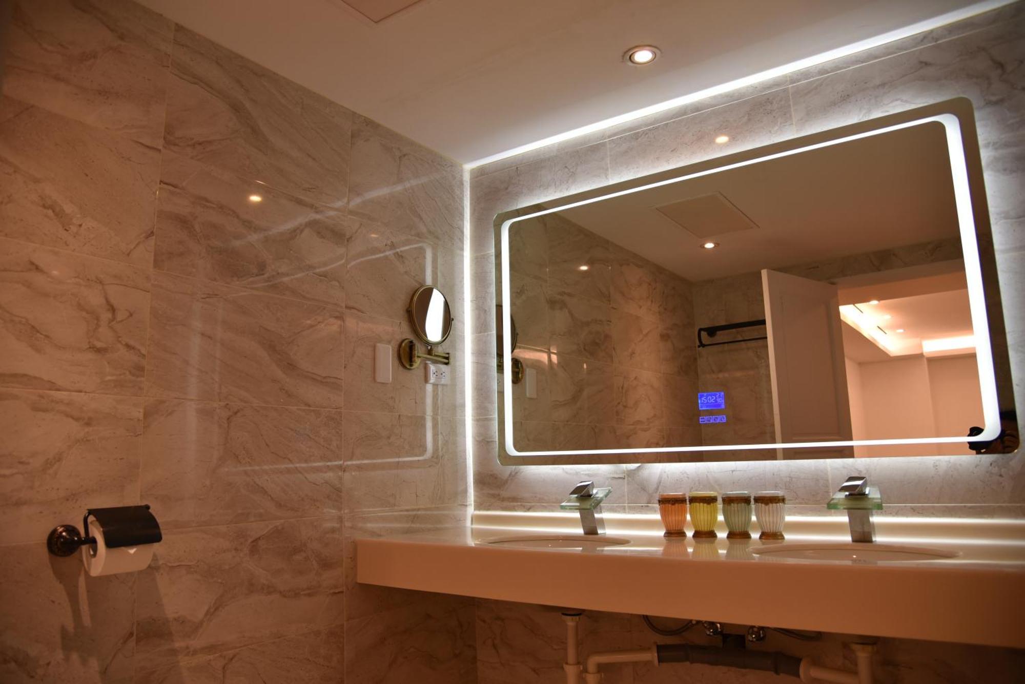 Hotel Champs Elysees Taichung Exterior foto